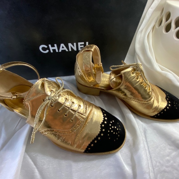 Chanel 2015 Runway |Gold Ankle Strap Oxfords Black Suede Toe Cap - Picture 3 of 6